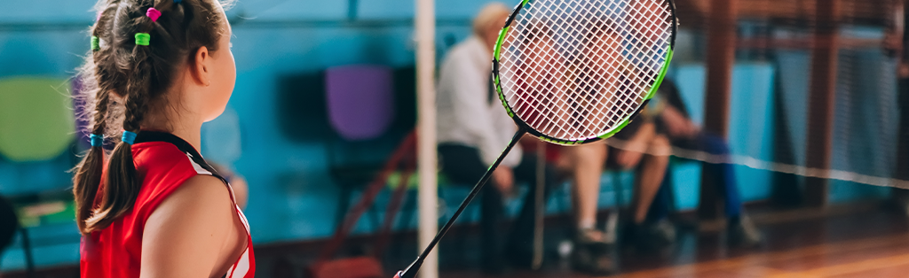 Badminton girl racket 1024x314 1