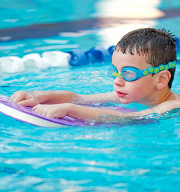 Swimming boy foat goggles 353x378 1