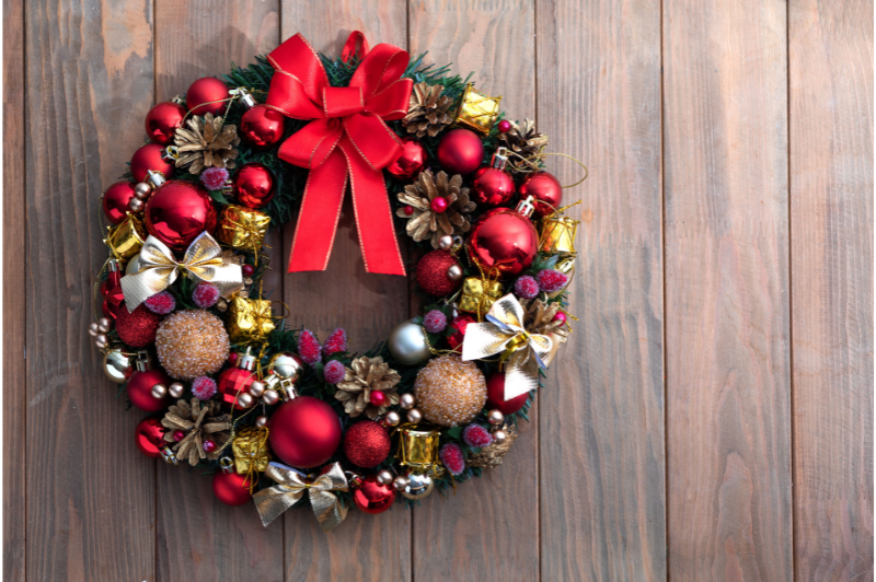 Christmas Wreath Ideas for Parents and Kids 2 door wreath, diy christmas wreath, colored ornaments