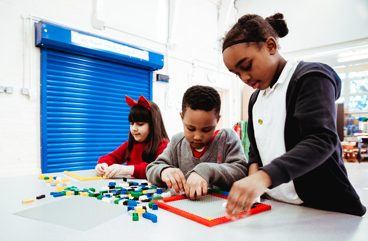 How does government funding for wraparound care work? 1 The national wraparound care programme aims to ensure greater term time childcare provision.
